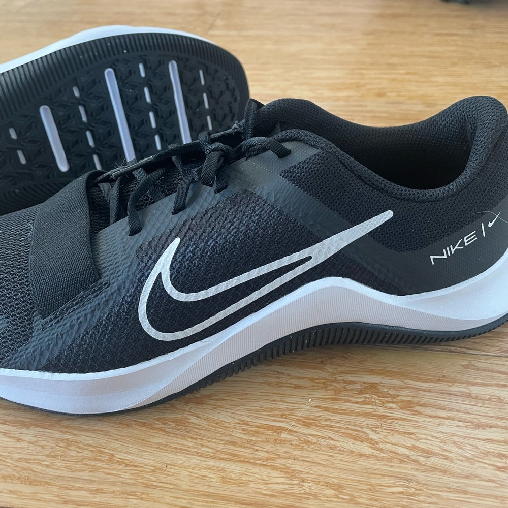 NEW Nike Men’s Black Shoe size 11